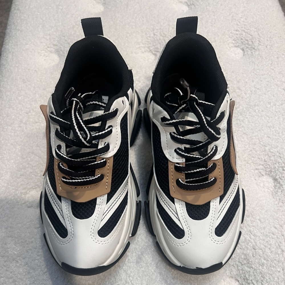 Steve Madden tennis shoes